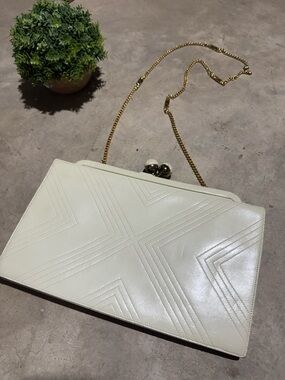 Lou Taylor Vintage Kissing Clasp Bag Purse Cream Leather 60s Chain Evening Event